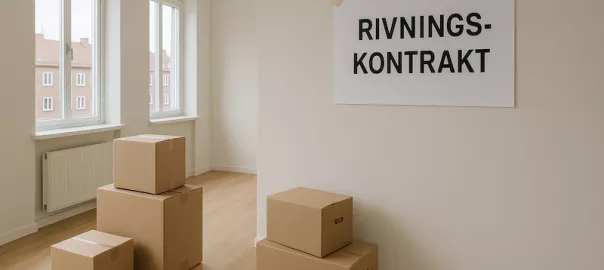 lägenhet med skylt “rivningskontrakt” och kartonger